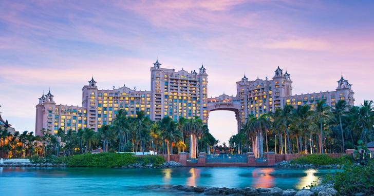 Beachfront Paradise: Day at Atlantis Paradise Island 2024 - New